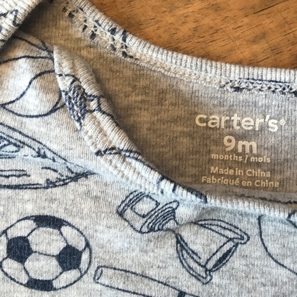 Carters Short sleeve Onesie Baby Size 9m - Picture 2 of 2